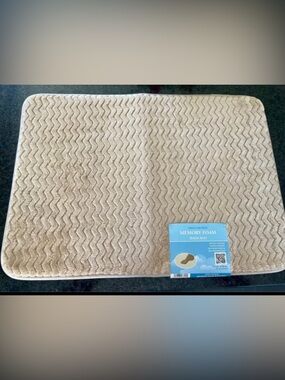 Memory Foam Bath Mat - Beige Wave Chevron NEW